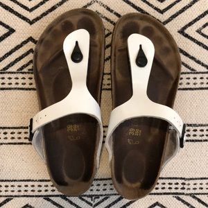 Birkenstock Gizeh Birko-Flor Patent White